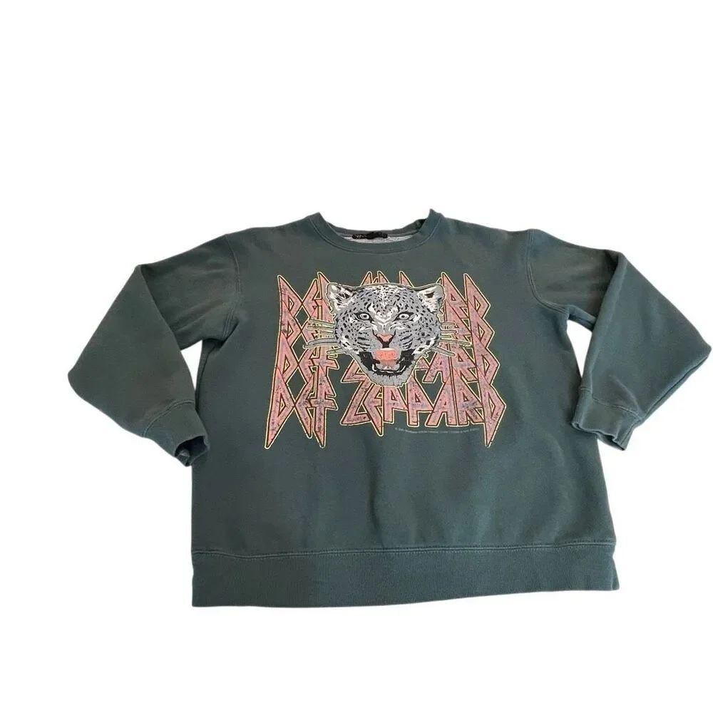 Vinyl Icons Women's Def Leppard Leopard Graphic Crewneck Sweatshirt Green Sz XS